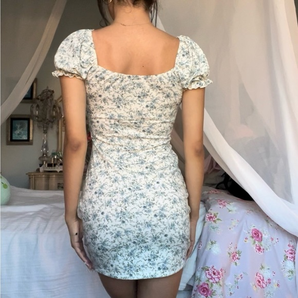 Windsor, Blue and white floral pattern size small mini dress - Picture 3 of 3